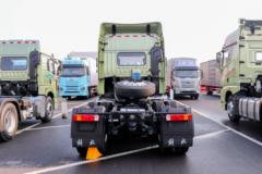 青岛解放 JH5 寒区款 520马力 6X4 AMT自动档牵引车(液缓)(CA4252P2K2T1E6A80)