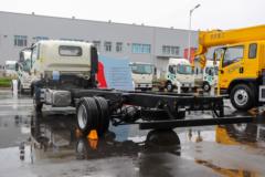 解放 虎6G 俄罗斯版 160马力 排半载货车(CA1081P40K2L4E5A85)