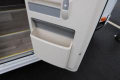 解放 虎6G 5.2T 单排插电式混合动力旅居车(欧旅牌)(ZCL5050XLJCHEV)