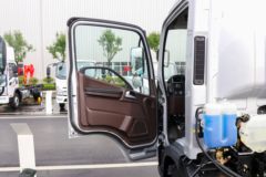 解放 领途 4.5T 4.05米单排燃料电池冷藏车(CA5046XLCP40L2FCEVA84)30.1kWh