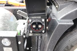 领途&nbsp;电动冷藏车底盘图片