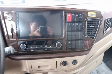 �ൺ��� JH6�ؿ� �캽�� 460���� 8X4 9.4��CNG��դʽ�ػ���ͼƬ