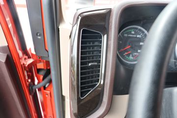 �ൺ��� JH6�ؿ� �캽�� 460���� 8X4 9.4��CNG��դʽ�ػ���ͼƬ