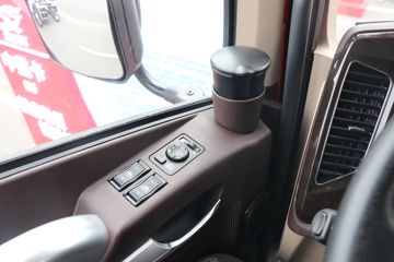 �ൺ��� JH6�ؿ� �캽�� 460���� 8X4 9.4��CNG��դʽ�ػ���ͼƬ