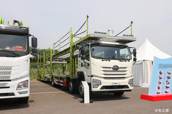 青岛解放 解放JK6 320马力 6X2 中置轴轿运车