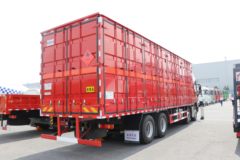 青岛解放 JK6 350马力 8X4 9.6米易燃液体厢式运输车(百捷牌)