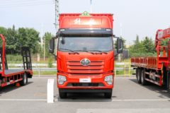 青岛解放 JK6 350马力 8X4 9.6米易燃液体厢式运输车(百捷牌)