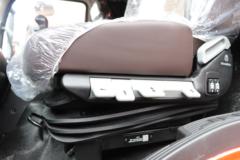 青岛解放 JK6中卡 260马力 CNG 4X2 6.7米栏板载货车