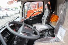 青岛解放 JK6中卡 260马力 CNG 4X2 6.7米栏板载货车