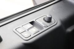 青岛解放 JK6中卡 260马力 CNG 4X2 6.7米栏板载货车