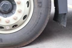 青岛解放 JK6中卡 260马力 CNG 4X2 6.7米栏板载货车