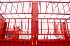 青岛解放 JK6中卡 260马力 CNG 4X2 6.7米栏板载货车