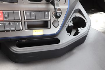 �ൺ��� ��V2.0 430���� 6X4 LNG�Զ���ǣ����(Һ��)ͼƬ