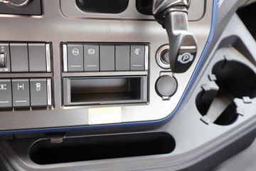 �ൺ��� ��V2.0 430���� 6X4 LNG�Զ���ǣ����(Һ��)ͼƬ