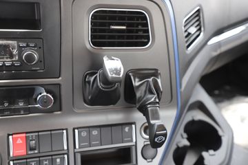 �ൺ��� ��V2.0 430���� 6X4 LNG�Զ���ǣ����(Һ��)ͼƬ