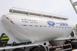 解放JH6&nbsp;牵引车上装                                                图片