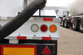 解放JH6&nbsp;牵引车上装                                                图片