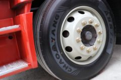 一汽解放 J6G 领航版 280马力 4X2 6.75米仓栅式载货车(国六)(CA5180CCYP62K1L4A2E6)