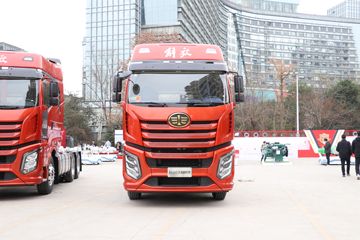一汽解放 J6V重卡 精英版 530马力 6X4 LNG牵引车(435后桥)(CA4250P66M25T1E6)