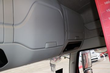 һ����� J6V�ؿ� ��Ӣ�� 560���� 6X4 AMT�Զ���ǣ����(CA4250P66K25T1E6)ͼƬ