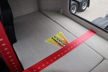 һ����� J6V�ؿ� ��Ӣ�� 560���� 6X4 AMT�Զ���ǣ����(CA4250P66K25T1E6)ͼƬ