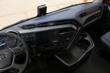 һ����� J6V�ؿ� ��Ӣ�� 560���� 6X4 AMT�Զ���ǣ����(CA4250P66K25T1E6)ͼƬ