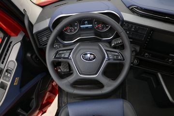 һ����� J6V�ؿ� ��Ӣ�� 560���� 6X4 AMT�Զ���ǣ����(CA4250P66K25T1E6)ͼƬ