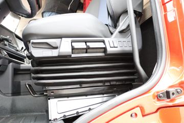 һ����� J6V�ؿ� ��Ӣ�� 560���� 6X4 AMT�Զ���ǣ����(CA4250P66K25T1E6)ͼƬ