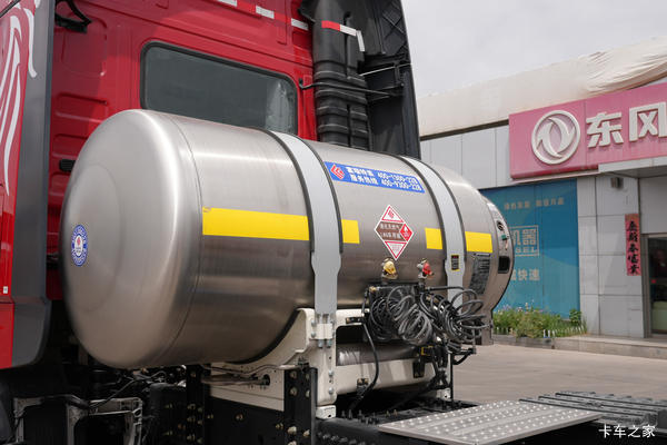 许昌风神优惠季天龙旗舰KX 王者版 530马力 6X4 LNG自