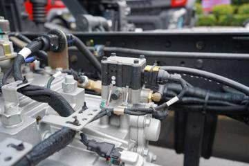 �������� ����H5V 290���� 4X2 6.8��AMT�Զ�����դʽ�ػ���(3.7�ٱ�)ͼƬ