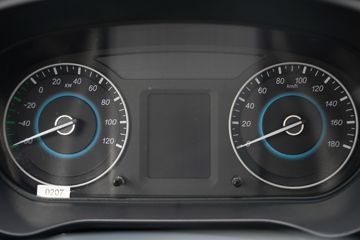 ���� ����V1 2.8T 2.8�׵��Ŵ��綯����΢��38.6kWhͼƬ