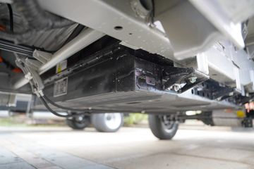 ���� ����V1 2.8T 2.8�׵��Ŵ��綯����΢��38.6kWhͼƬ