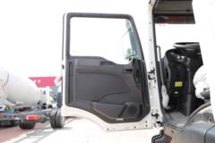 中国重汽 汕德卡SITRAK G5重卡 290马力 4X2 9.45米冷藏车(ZZ5186XLCN711GF1)
