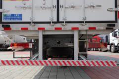 中国重汽 汕德卡SITRAK G5重卡 290马力 4X2 9.45米冷藏车(ZZ5186XLCN711GF1)