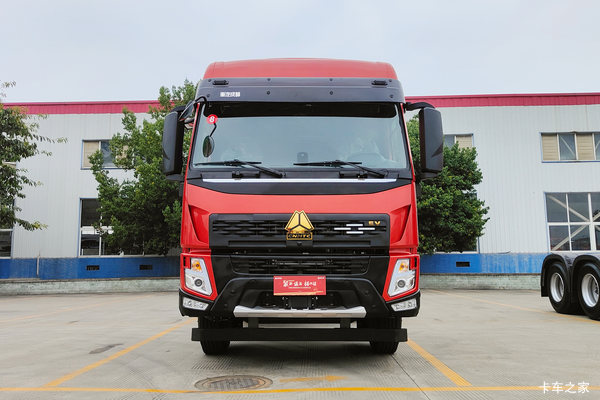 中国重汽成都商用车 豪沃V7-X 标运版 4X2 宽体 换电式纯电动牵引车 国轩452kWh