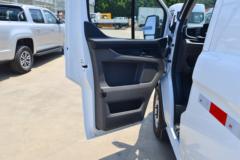 江铃汽车 新全顺 143马力  2.0T柴油 3座 短轴高顶封闭货车(国六)