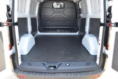 江铃汽车 新全顺 143马力  2.0T柴油 3座 短轴高顶封闭货车(国六)