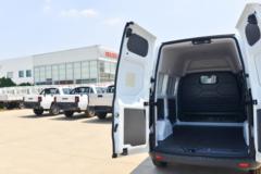 江铃汽车 新全顺 143马力  2.0T柴油 3座 短轴高顶封闭货车(国六)