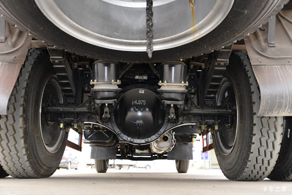 东风福瑞卡 F8 184马力 4X2 5.25米排半仓栅式载货车(国六)(EQ5181CCY8EDFAC)