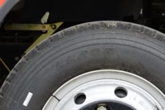 东风 福瑞卡F8 184马力 4X2 5.25米排半仓栅式载货车(国六)(EQ5145CCY8EDCAC)