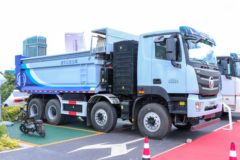 福田欧曼 智蓝 8X4 5.6米纯电动自卸车423kWh