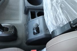 智蓝&nbsp;电动自卸车驾驶室图片