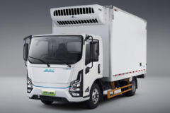 江铃 乐行E路达 超级冷藏版 4.5T 4.11米单排纯电动冷藏车(JX5044XLCTGD2BEV)100.46kWh