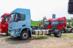 陕汽重卡 德龙M6000 菁英版 300马力 4X2 6.85米AMT自动档仓栅式载货车(国六)(SX5189CCYVB481) 陕汽重卡 德龙M6000 菁英版 300马力 4X2 6.85米AMT自动档仓栅式载货车(国六)(SX5189CCYVB481)