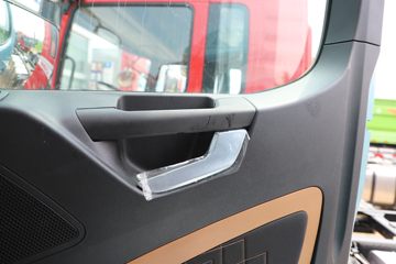 �����ؿ� ����M6000 ݼӢ�� 300���� 4X2 6.85��AMT�Զ�����դʽ�ػ���(����)(SX5189CCYVB481)ͼƬ