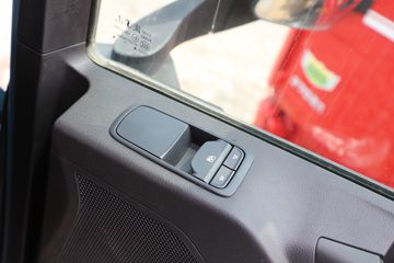 �����ؿ� ����M6000 ݼӢ�� 300���� 4X2 6.85��AMT�Զ�����դʽ�ػ���(����)(SX5189CCYVB481)ͼƬ