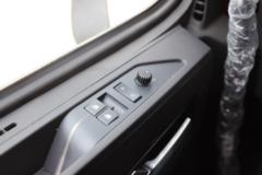 中国重汽 HOWO TH7重卡 530马力 6X4 AMT自动档LNG牵引车(国六)(ZZ4257V384HF1LB)