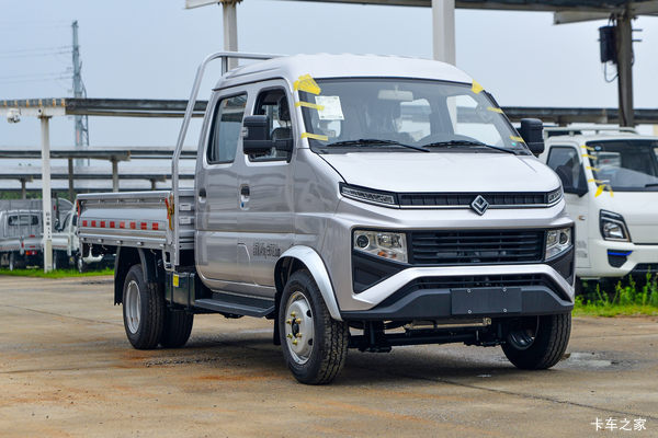 欧铃汽车 锋锐F3 经典版 1.6L 122马力 汽油 3.05米双排栏板微卡
