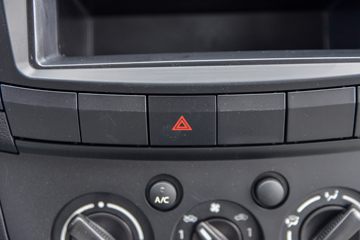 ŷ������ ����F3 1.6L 122���� ���� 2.71��˫������΢��(����)ͼƬ