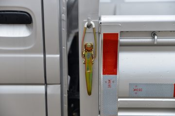 ŷ������ ����F3 1.6L 122���� ���� 2.71��˫������΢��(����)ͼƬ